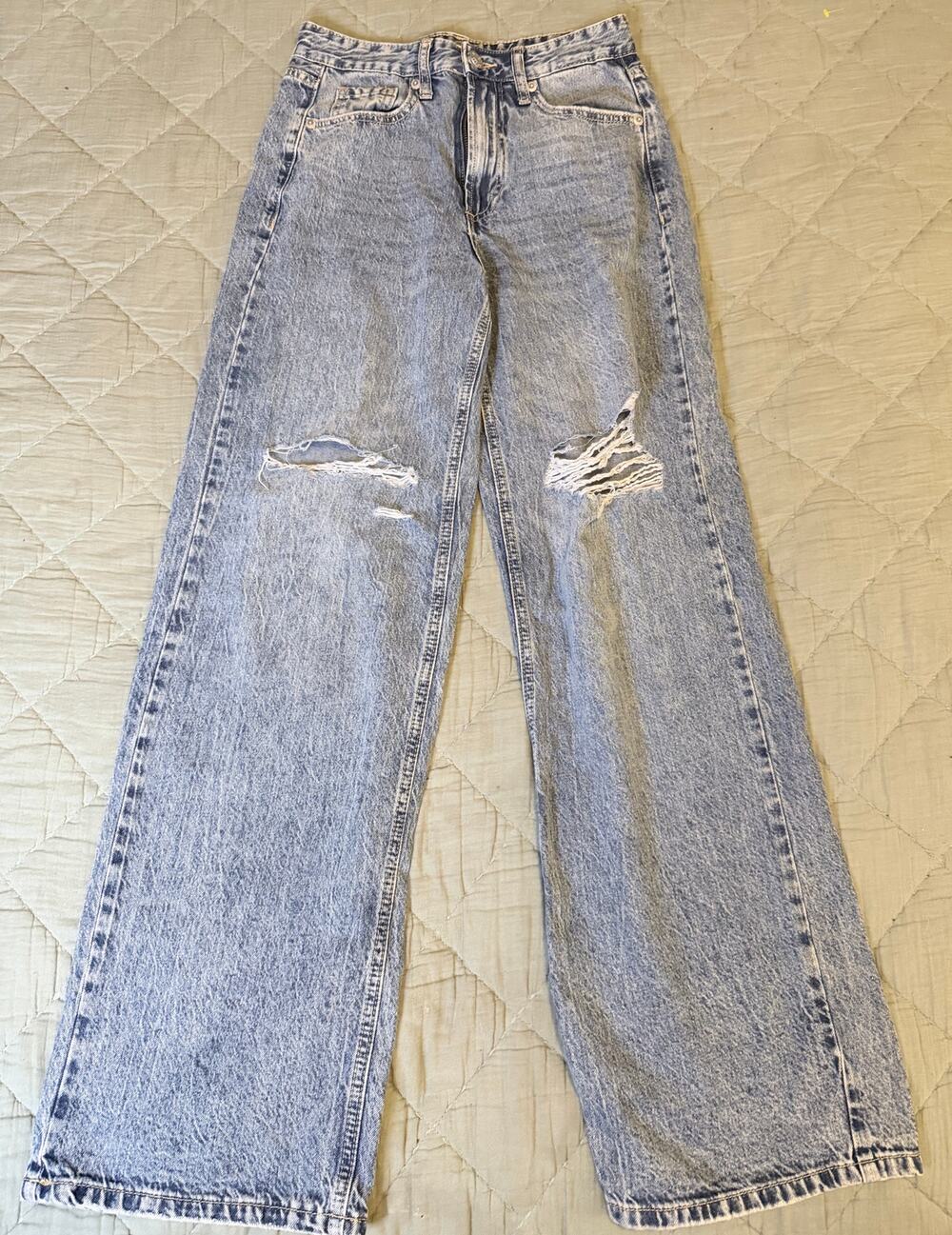 H&M Divided Distressed Wide Leg Jeans Size 4 Light Wash High Rise